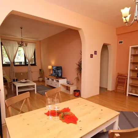 Apartman Charming With Garden Near Parking And Ndk Szófia