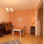 Charming With Garden Near Parking And Ndk Lägenhet