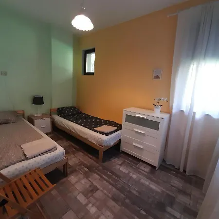 Charming With Garden Near Parking And Ndk Apartament *