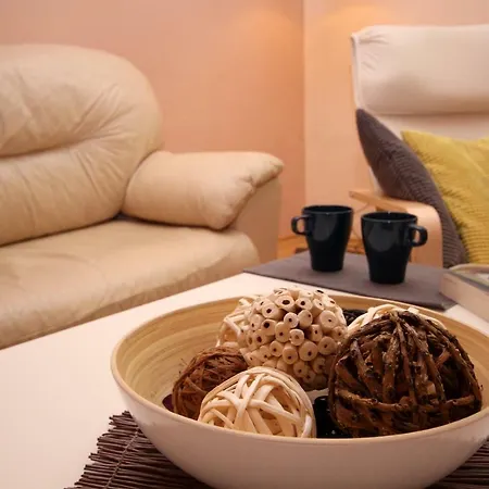 Charming With Garden Near Parking And Ndk