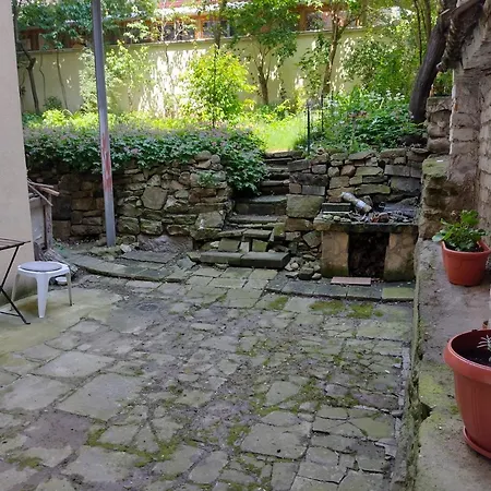 Apartment Charming With Garden Near Parking And Ndk